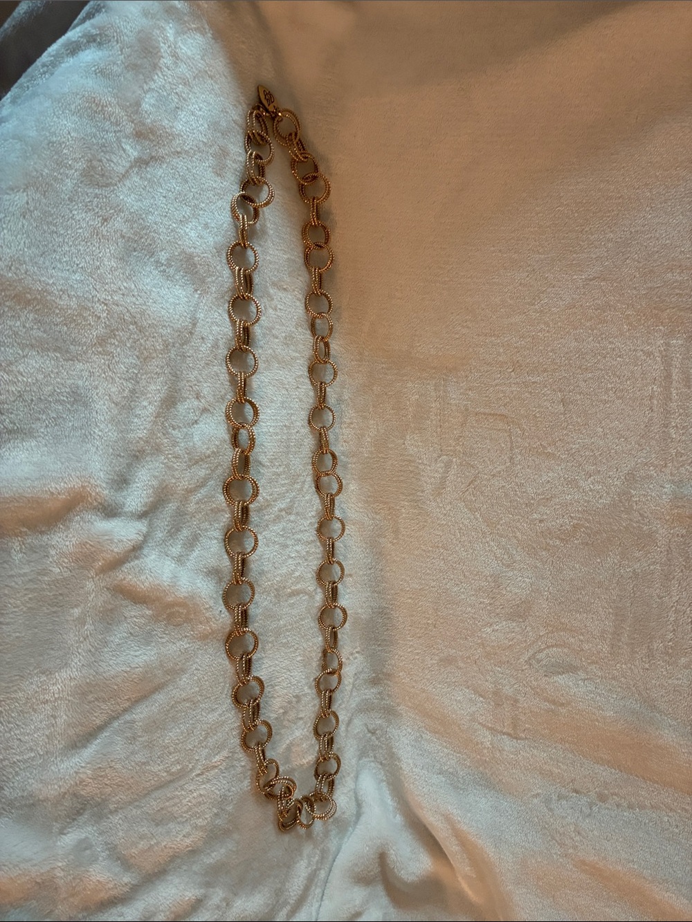 BETSY JOHNSON Gold Linked Circle Chain Necklace - Women Jewelry Apprx 18inch lon